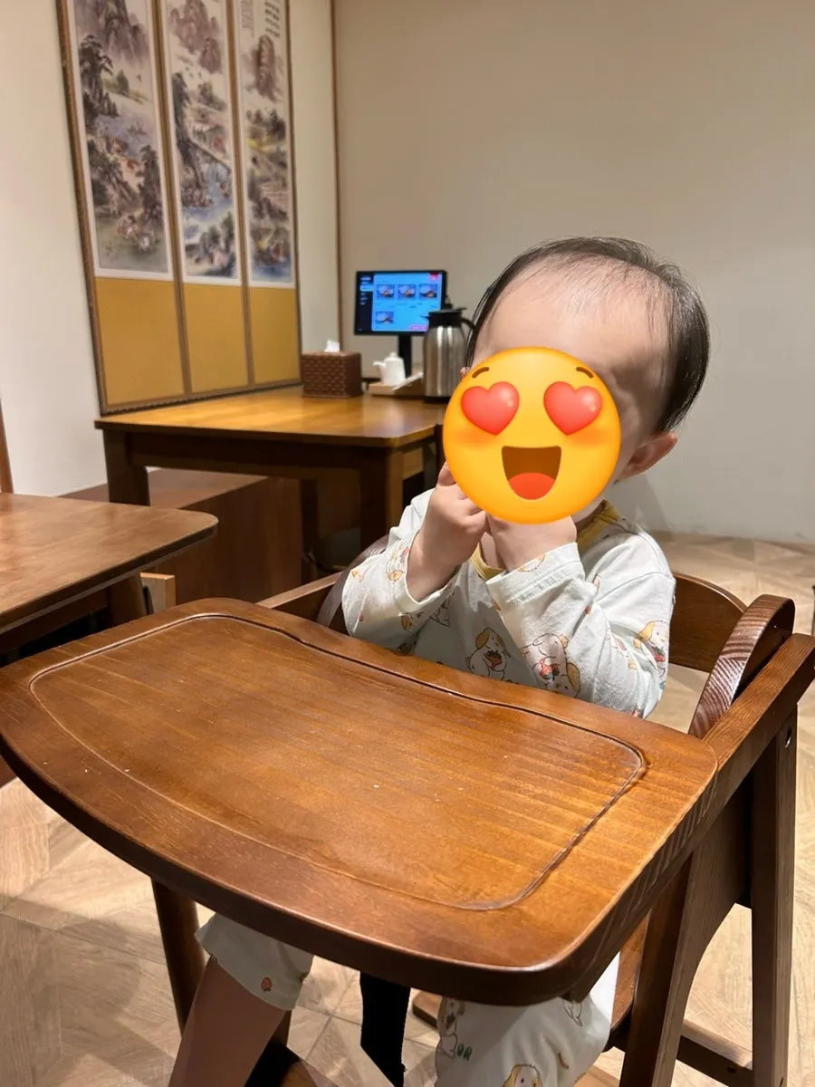 Solid wood baby chair at Uldong Bossam