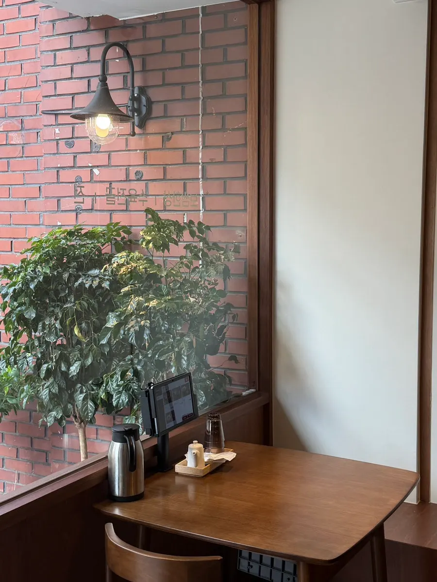 Wooden interior of Uldong Bossam