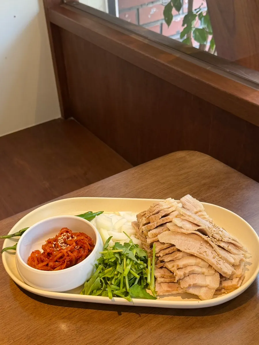 Ground sesame soy sauce dip