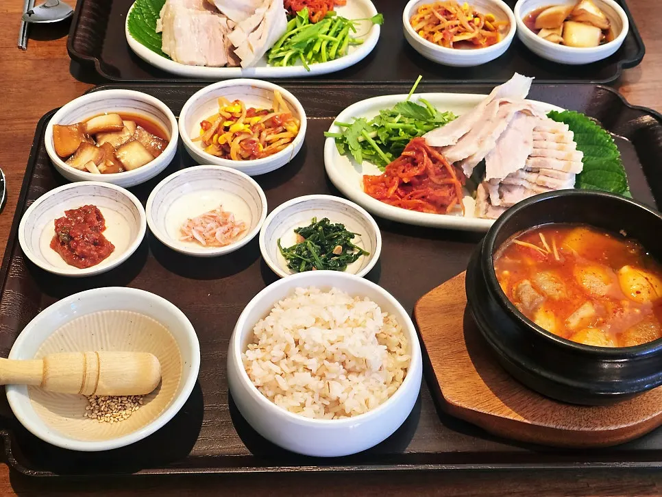 1인 보쌈한상 고기 많은 것 상차림
