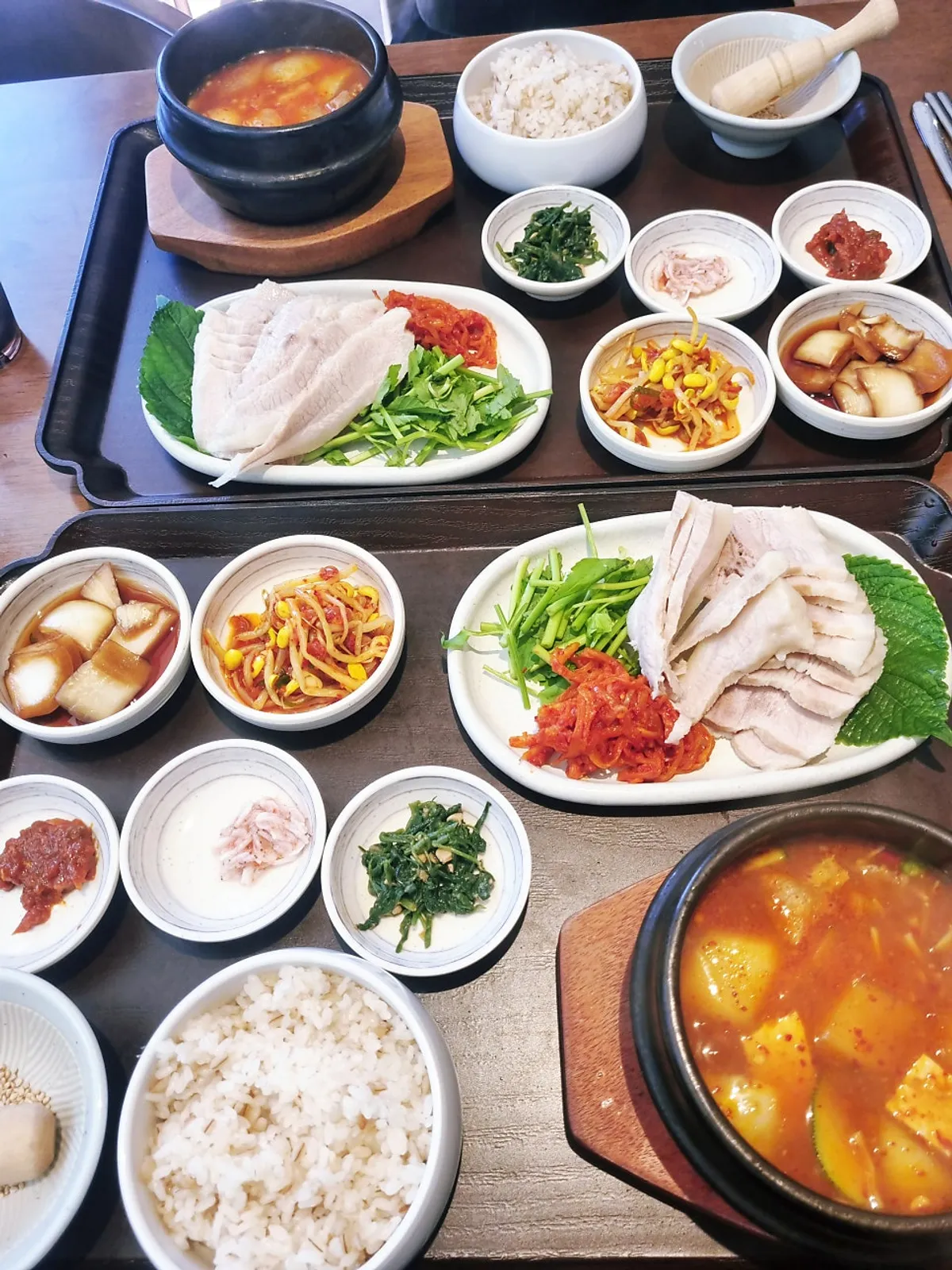 부드럽고 담백한 삼겹살 항정살 수육