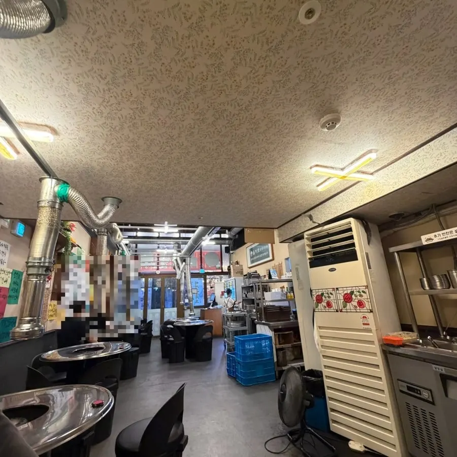 Interior with a retro, old-school feel