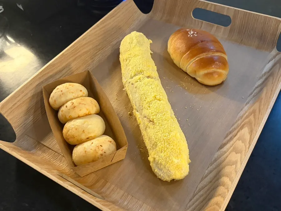 MUG bakery items and cakes on display