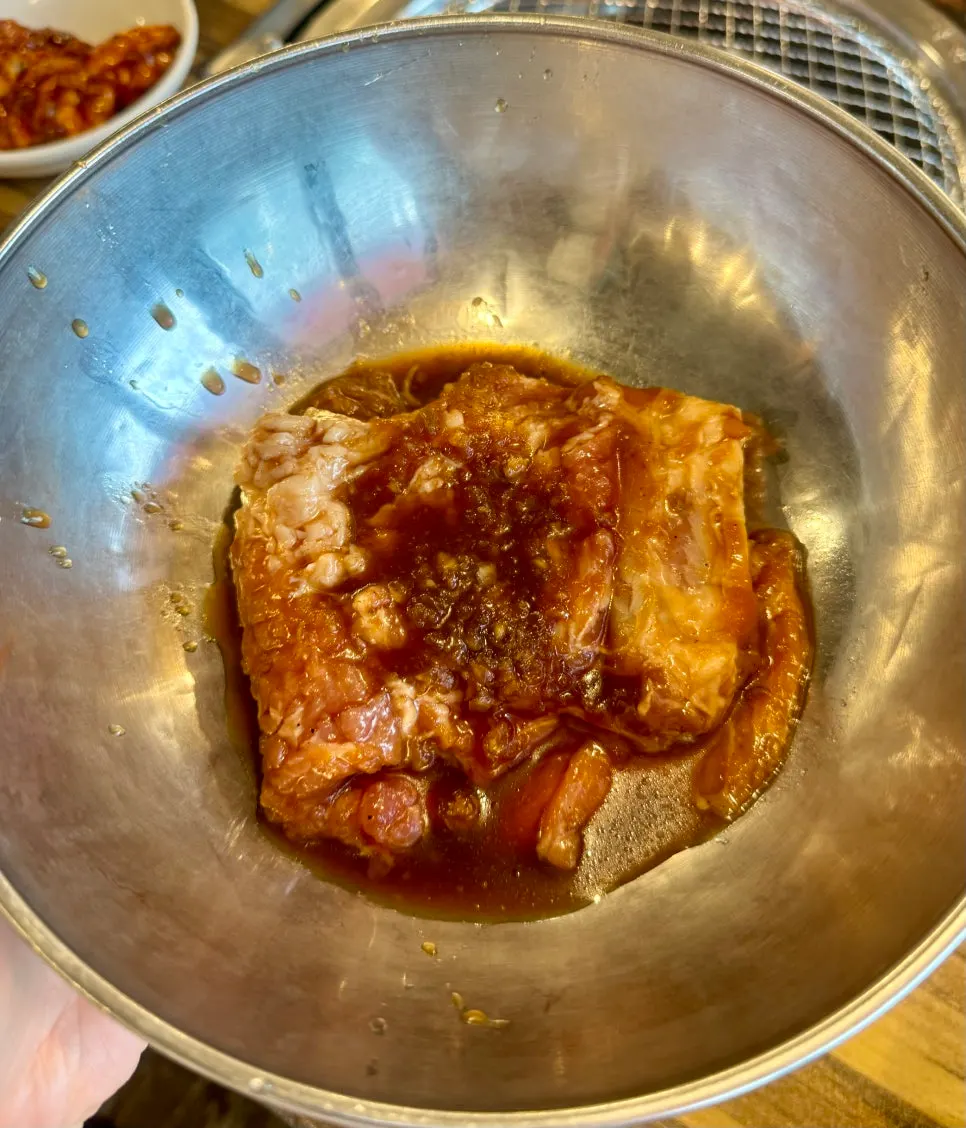 추가 주문한 뼈 돼지갈비