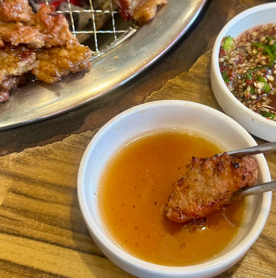 점심특선 식사 뚝배기
