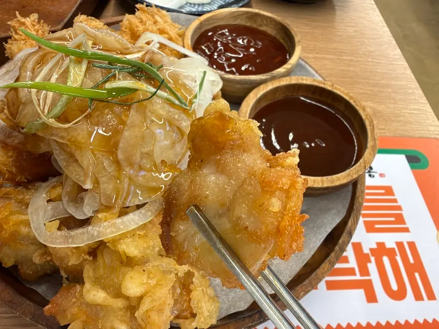 쫄깃한 짜장면 면치기 장면