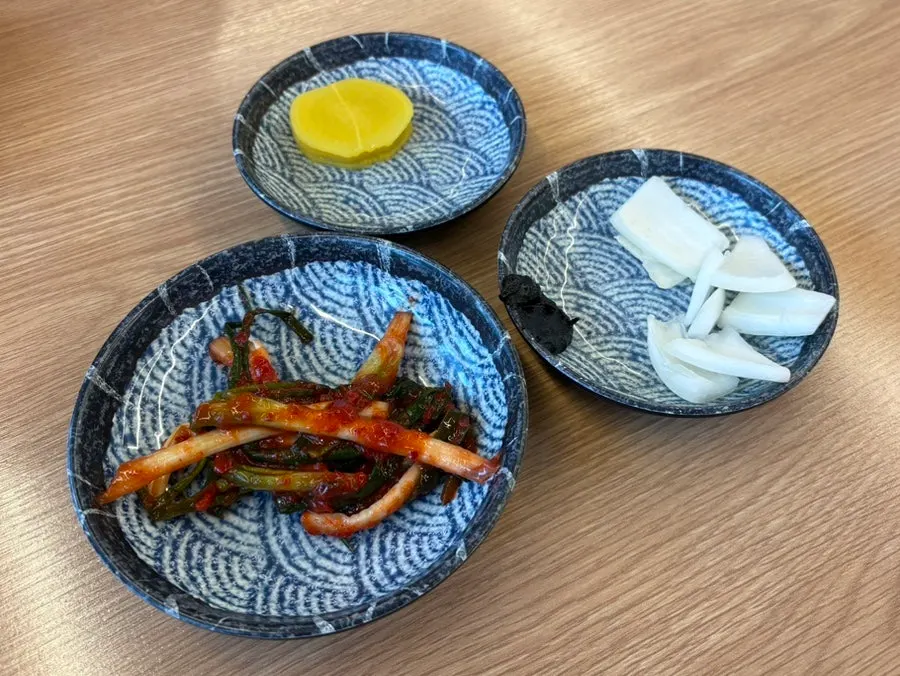 단무지 춘장 생양파 파김치 반찬