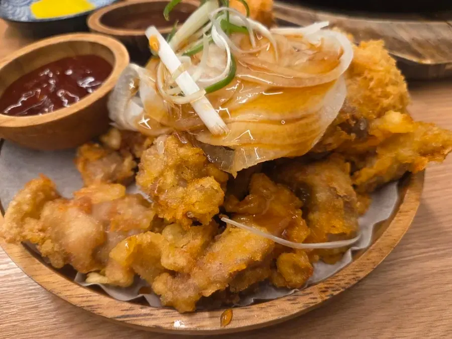 Chitang served with dipping sauce