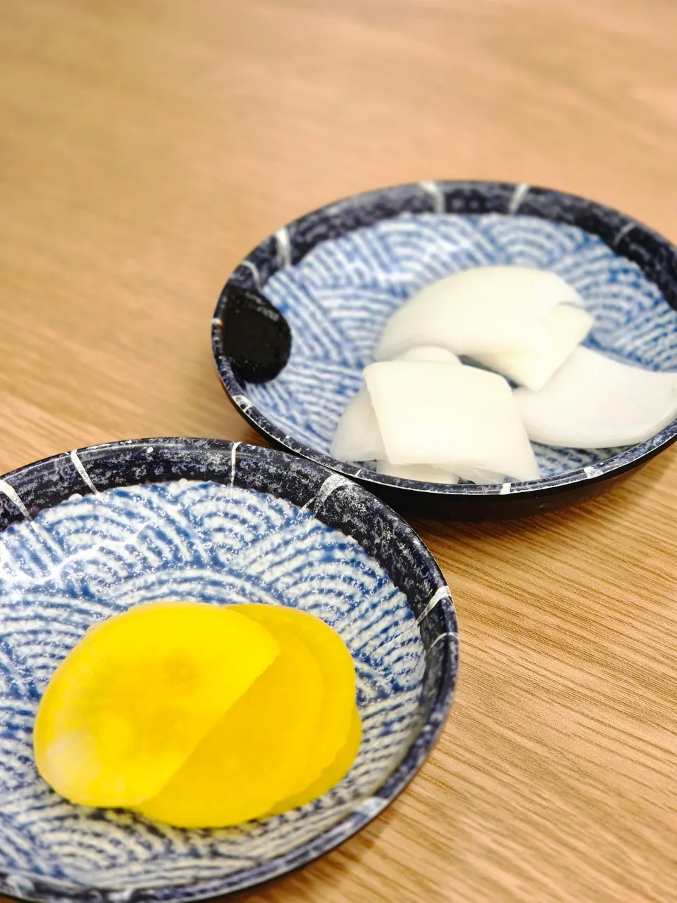 기본 찬 단무지와 양파, 춘장