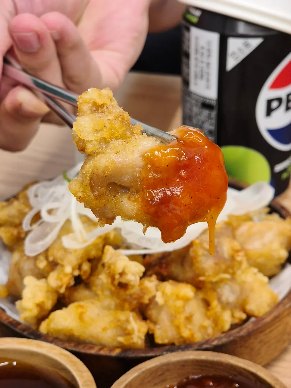 양념치킨 소스를 곁들인 치탕