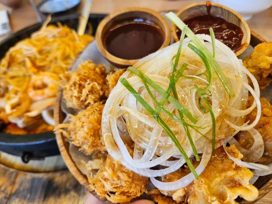 Handmade donchi-tang yang dipesan sebagai side dish