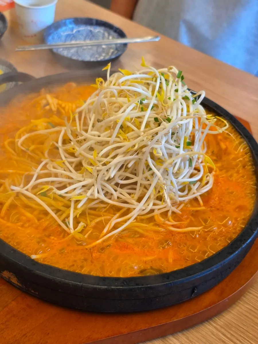 Dol jjamppong bubbling on the stone plate