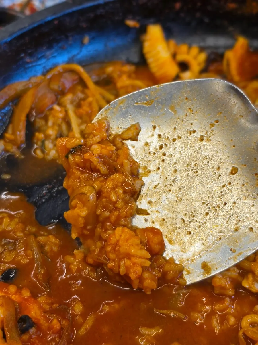 Scorched rice stuck to the bottom of the stone plate