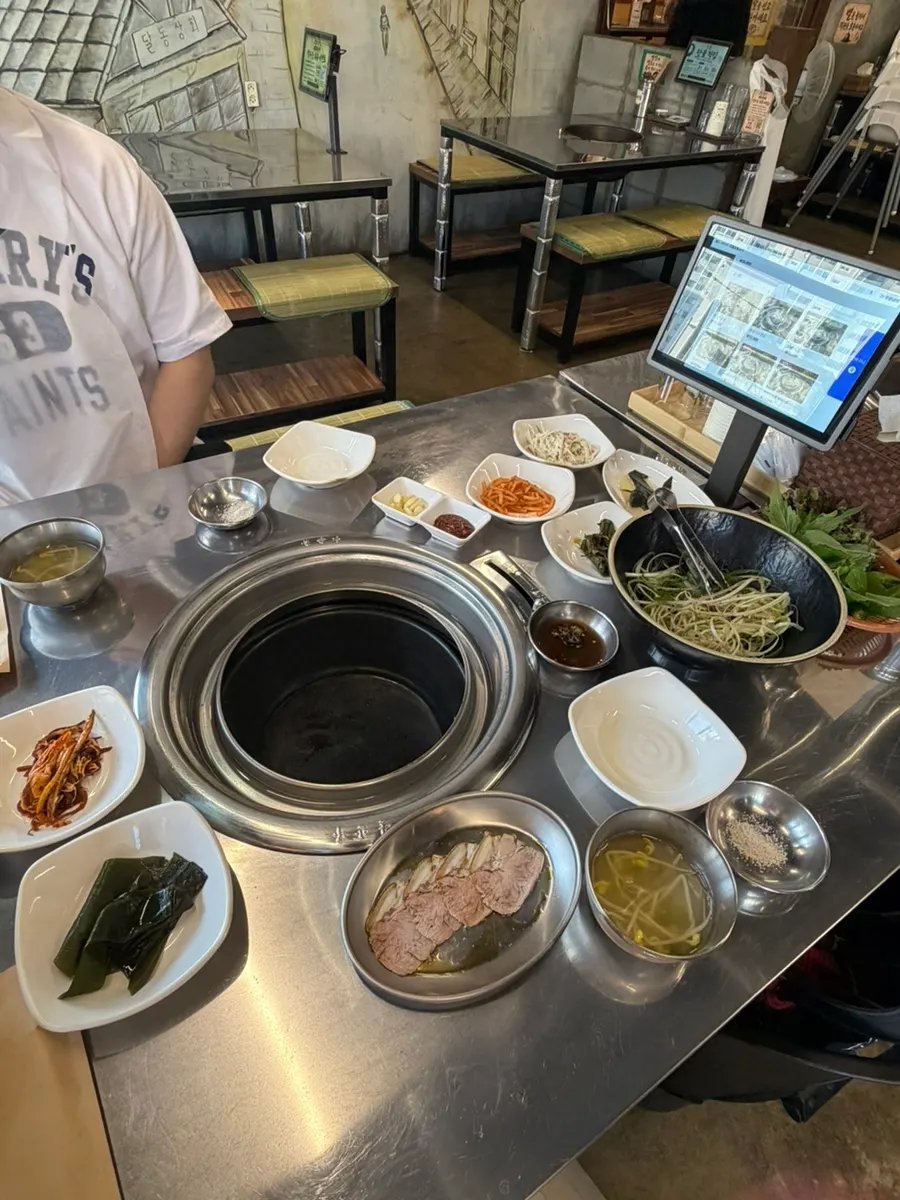 Jirye black pork assortment and doenjang sulbap