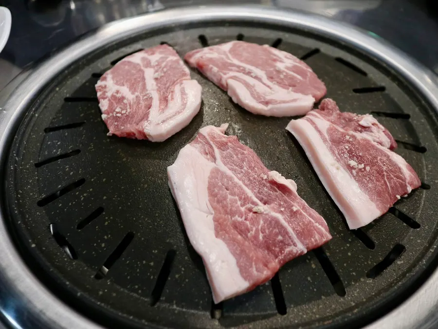 黑猪肉拼盘附赠的蔬菜串