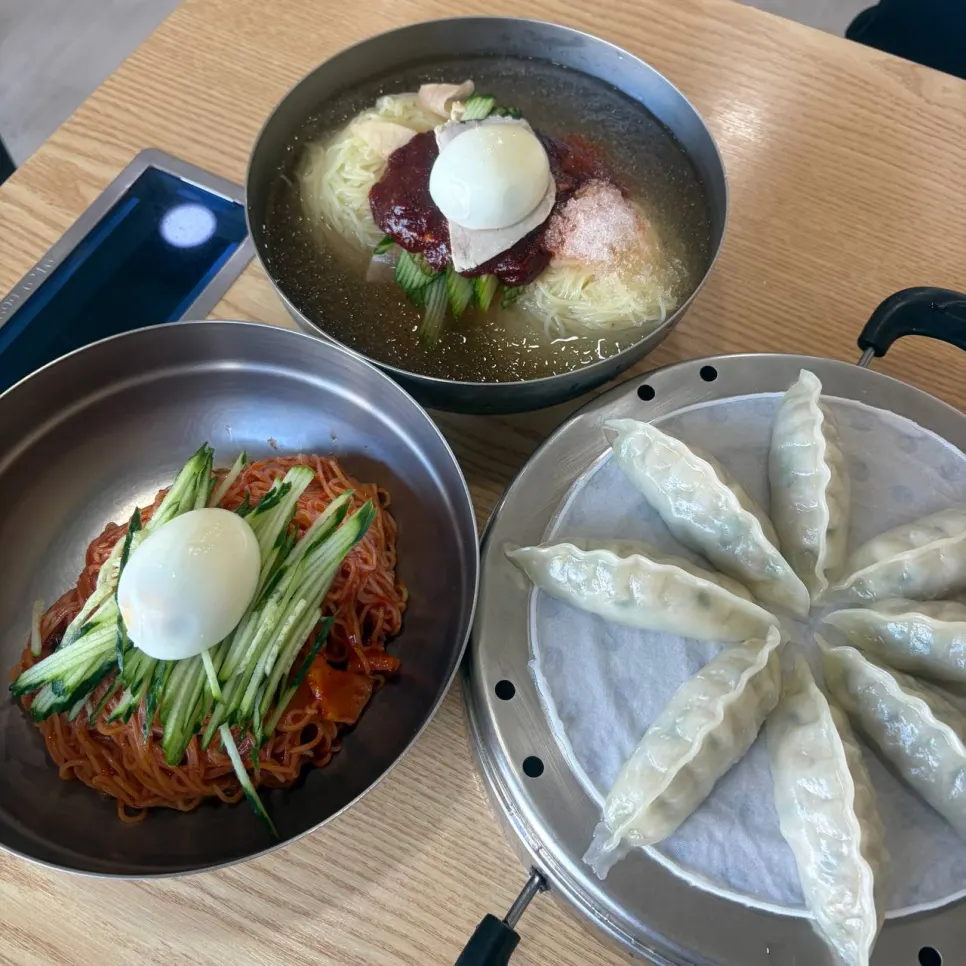Combination of water milmyeon, bibim milmyeon and dumplings