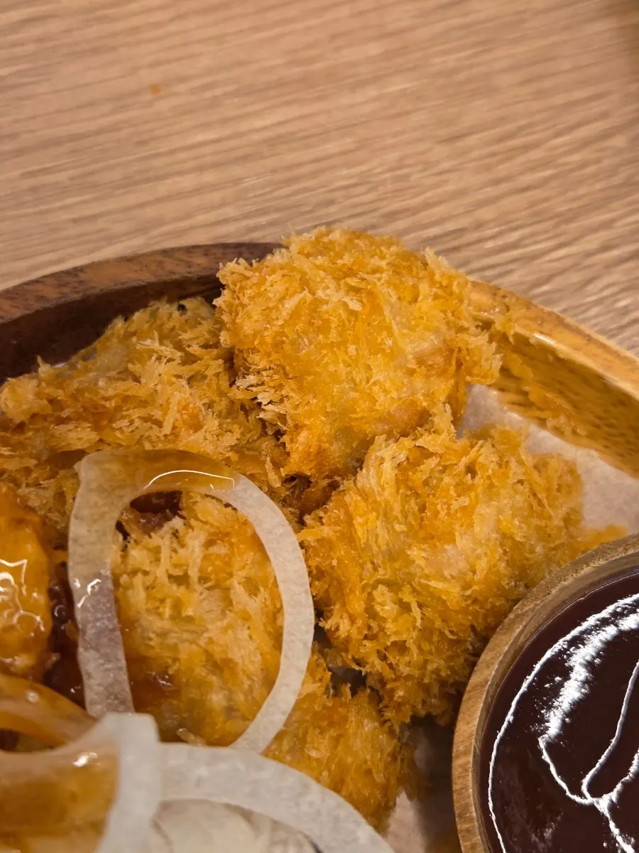 양파채와 함께 나온 탕수육