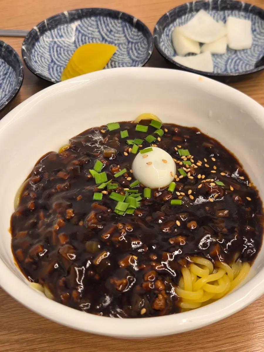 어린이 유니짜장 한 그릇