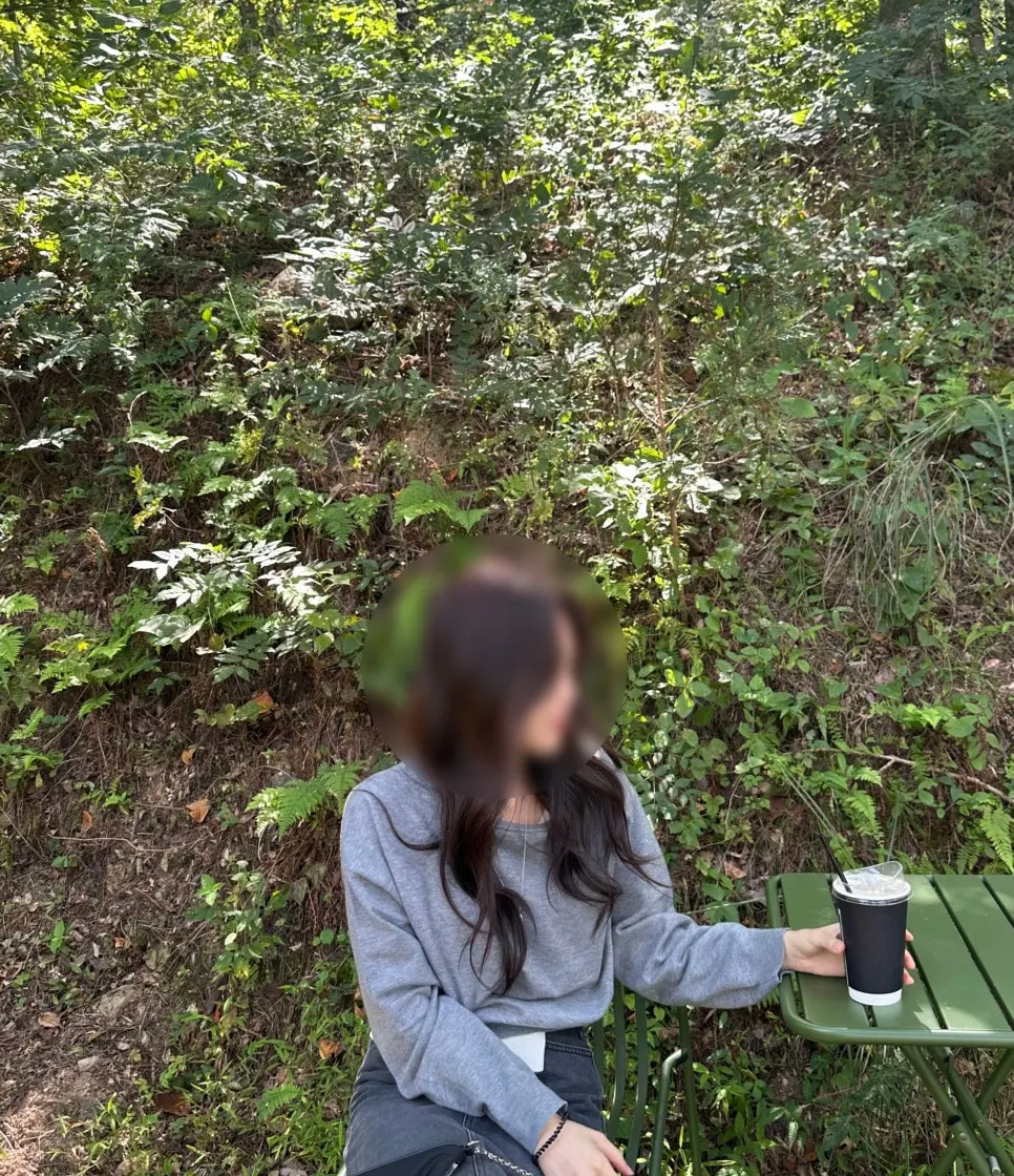 카페 먹 넓은 야외 마당