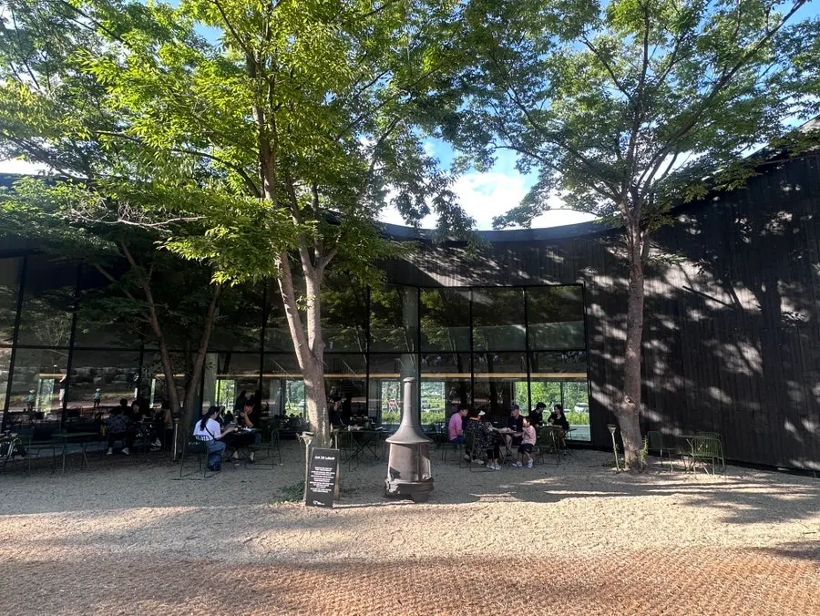 Outdoor tables behind MUG