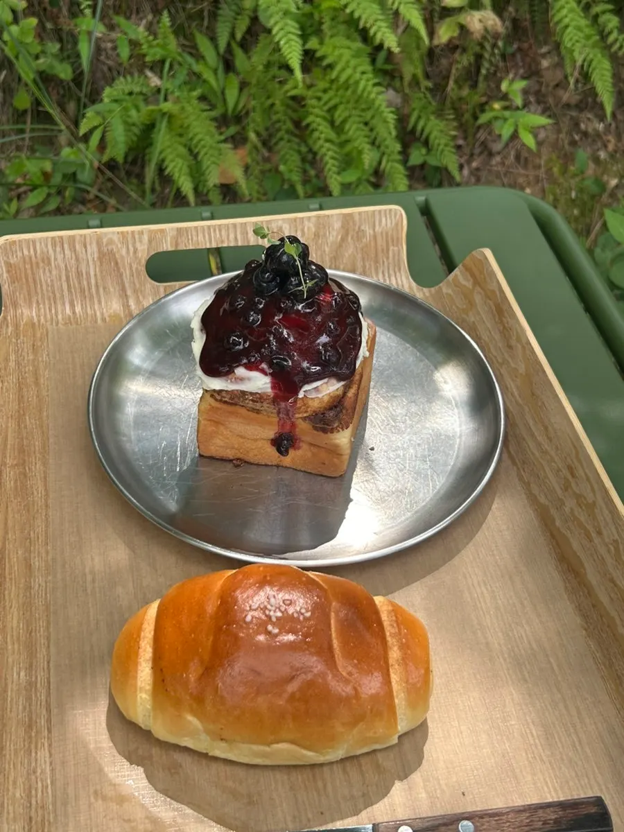 MUG's blueberry cream cheese cinnamon roll and salt bread