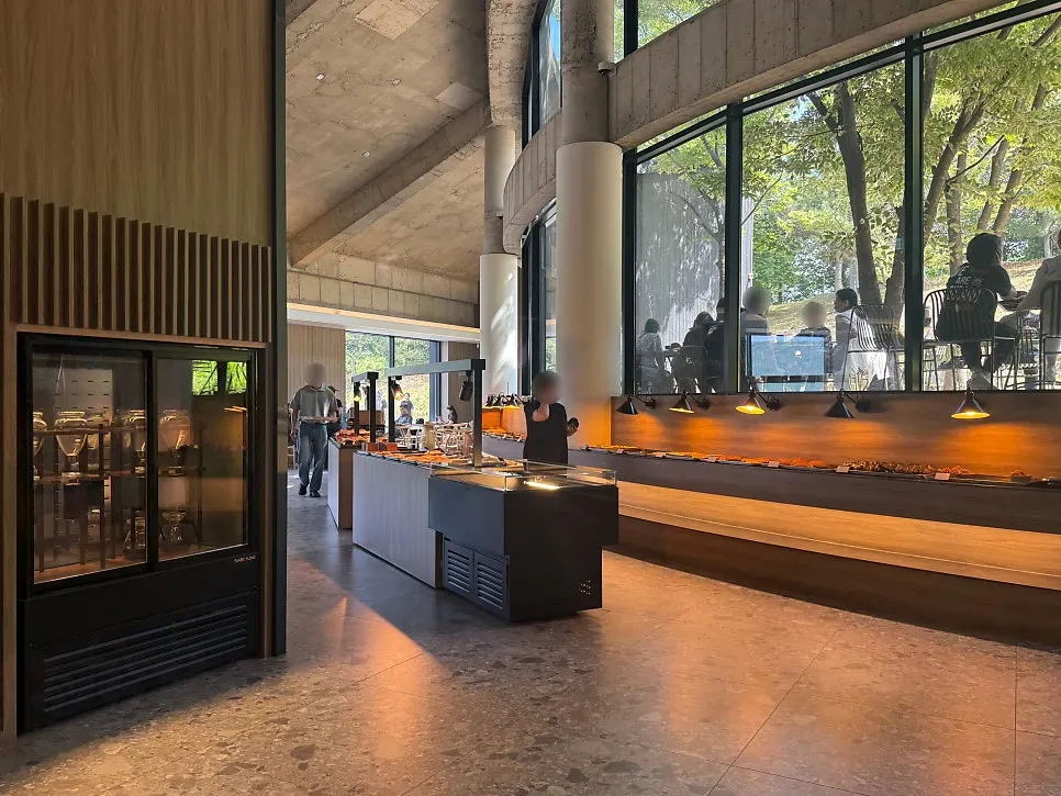 MUG's spacious indoor space