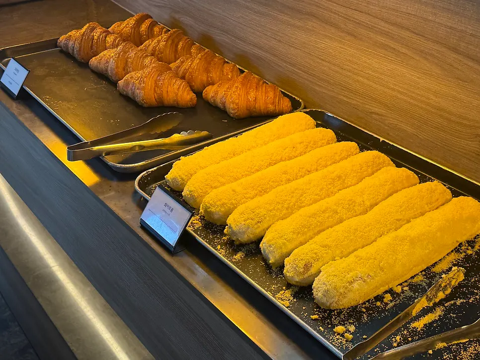 MUG's bread lineup
