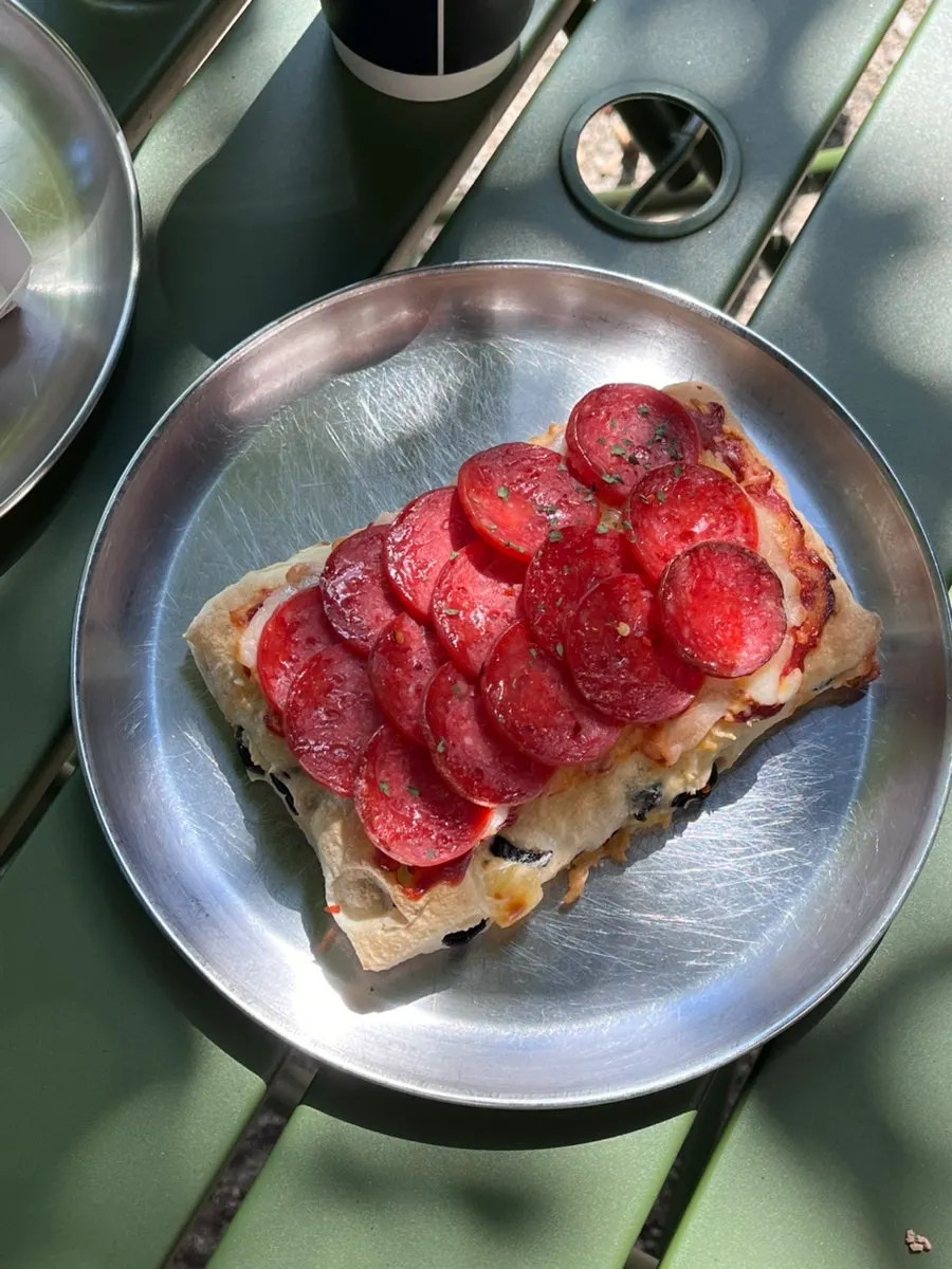 Pepperoni pizza bread and drinks at MUG