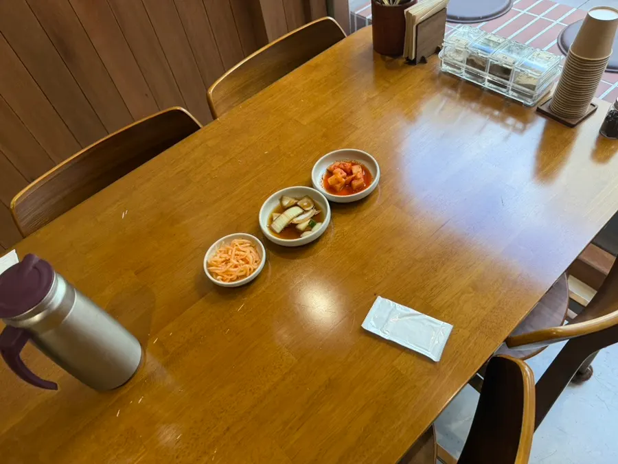 복산해장 남구신정점 내부 테이블