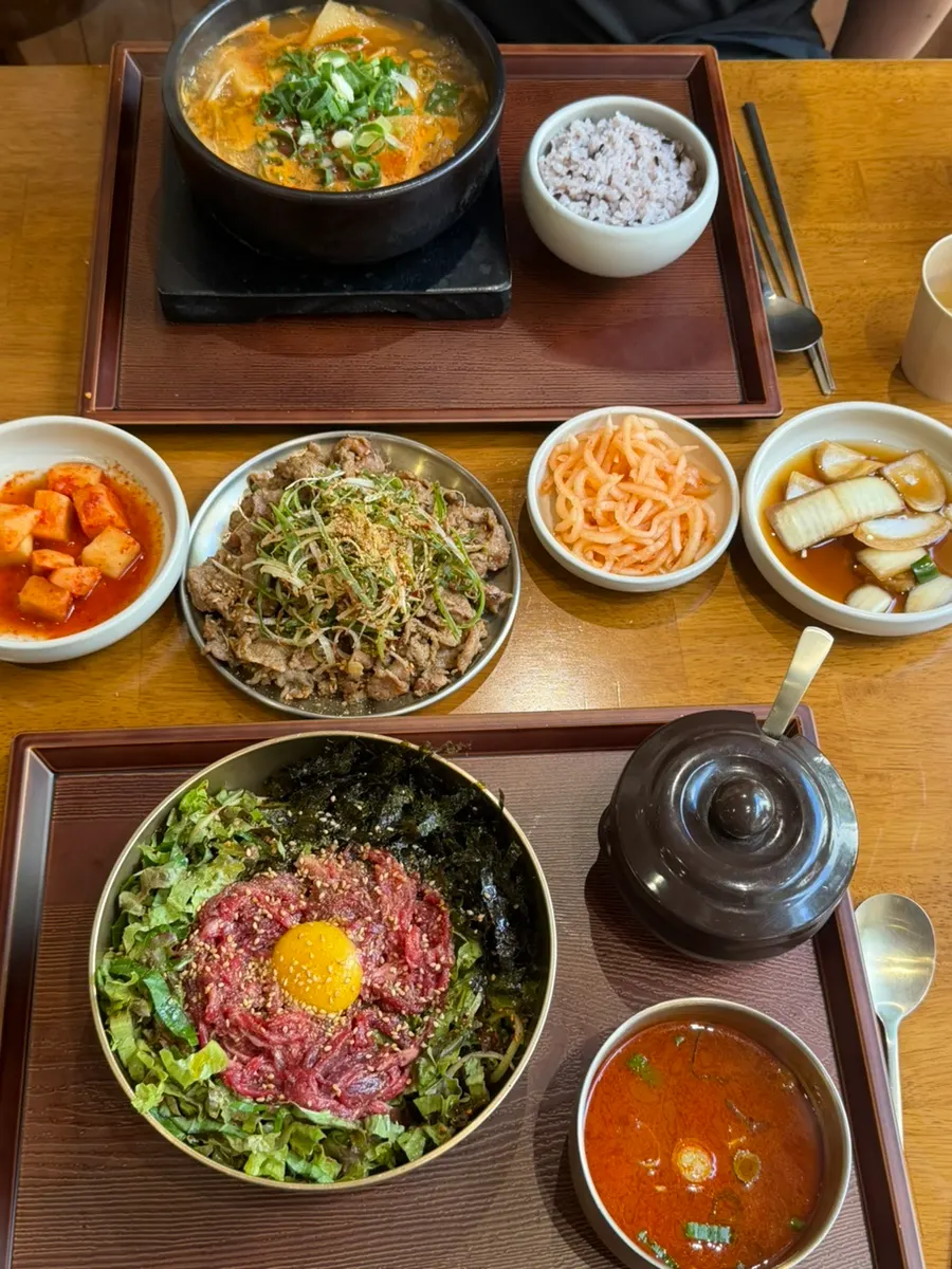 복산해장 점심 메뉴 한 상