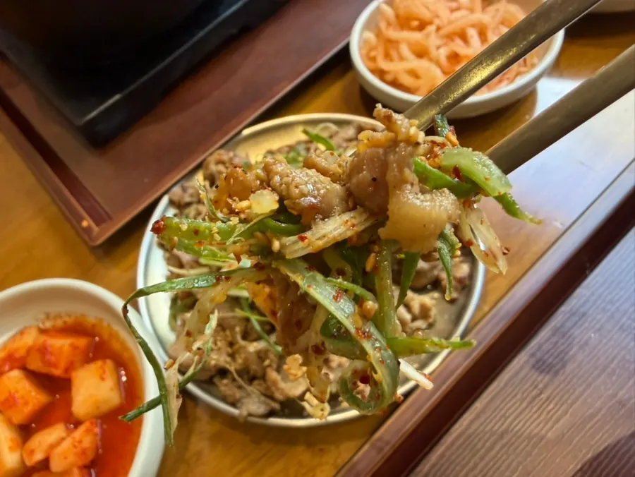 해장국에 든 큼직한 무