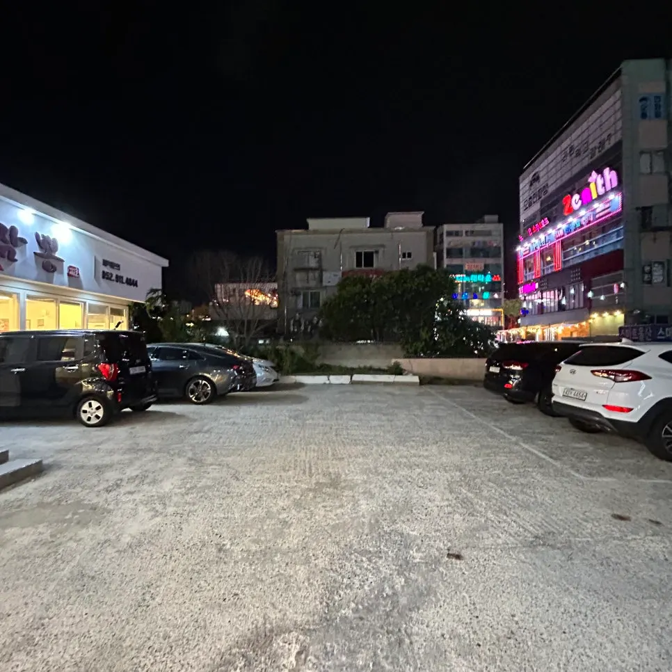 Parking space right in front of Ulsan Daewangam Dol Jjamppong