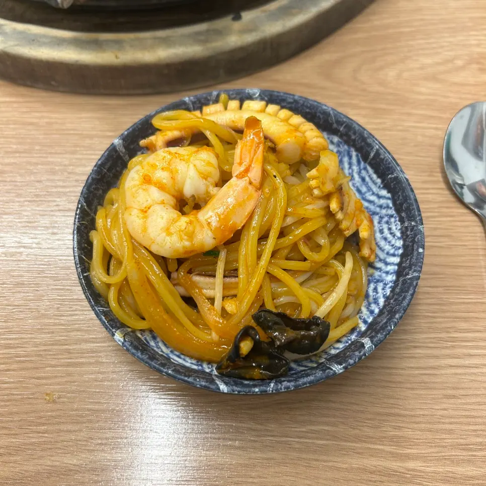 Noodles soaked in the stone jjamppong broth