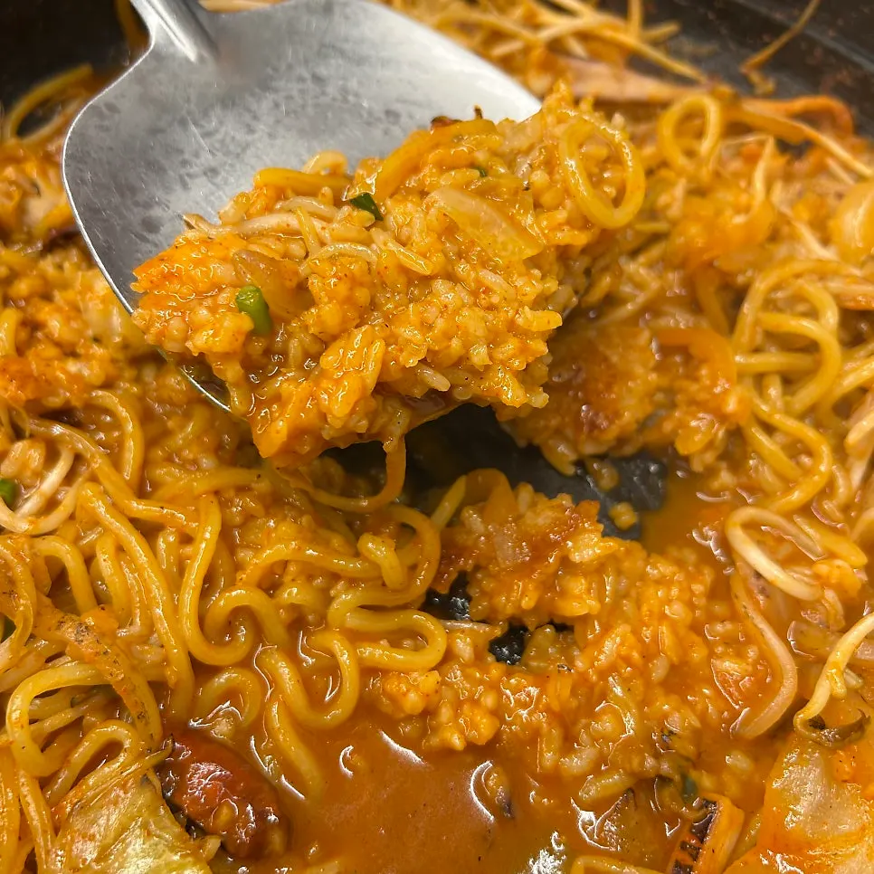 Scorched rice soaked in jjamppong broth