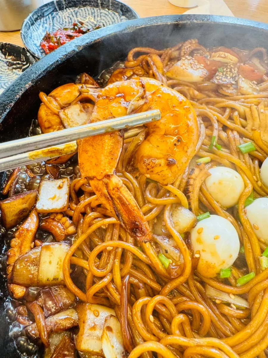 Smoking hot scorched rice stone jajangmyeon plate