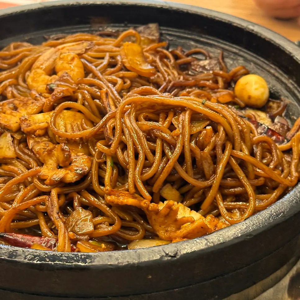 Table sharing the two dishes between two people
