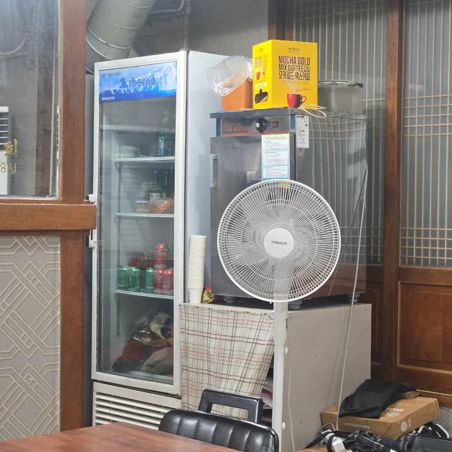 할머니댁 분위기의 아늑한 홀