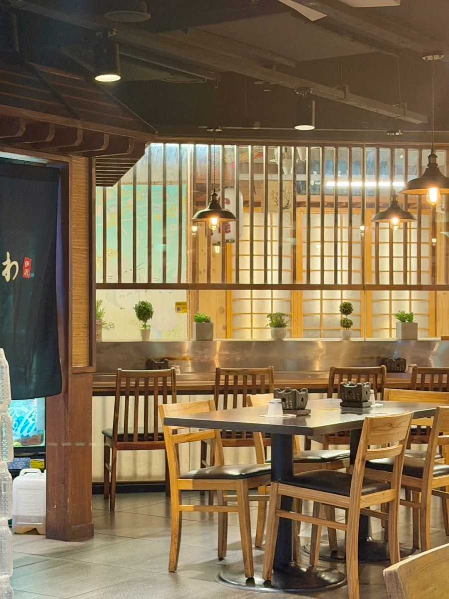 이자와 2인 4인 테이블 좌석