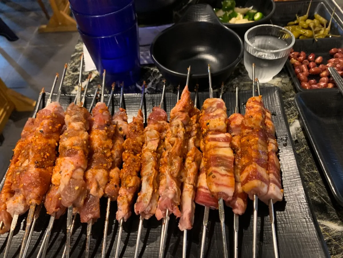 양갈비 양삼겹 양꼬치가 섞인 꼬치 구성