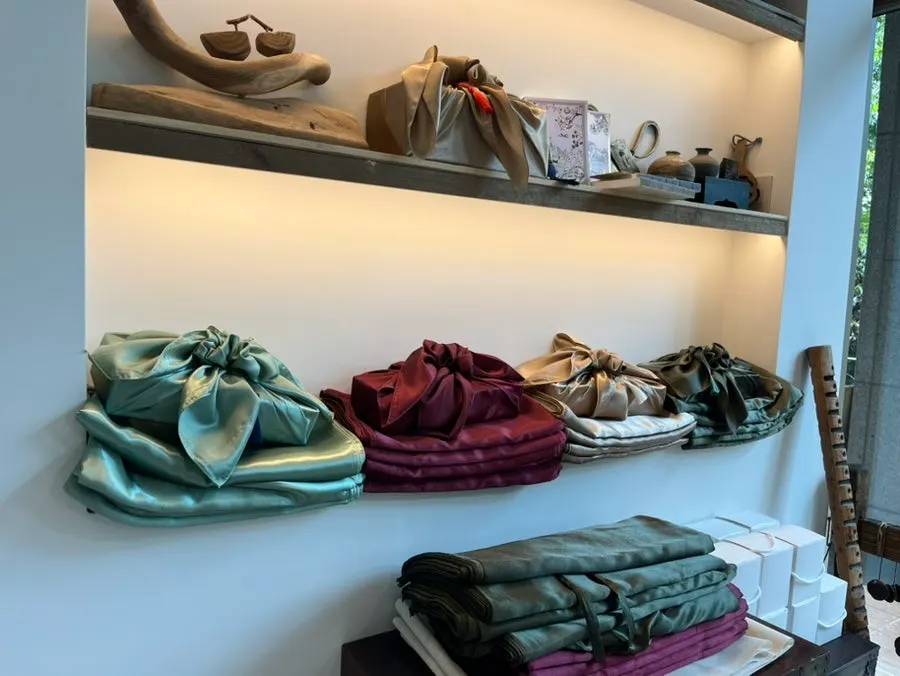 Display of Baekho Tteokbang's holiday gift sets