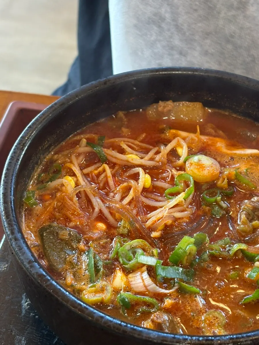 당면이 들어간 뚝배기 복산해장국