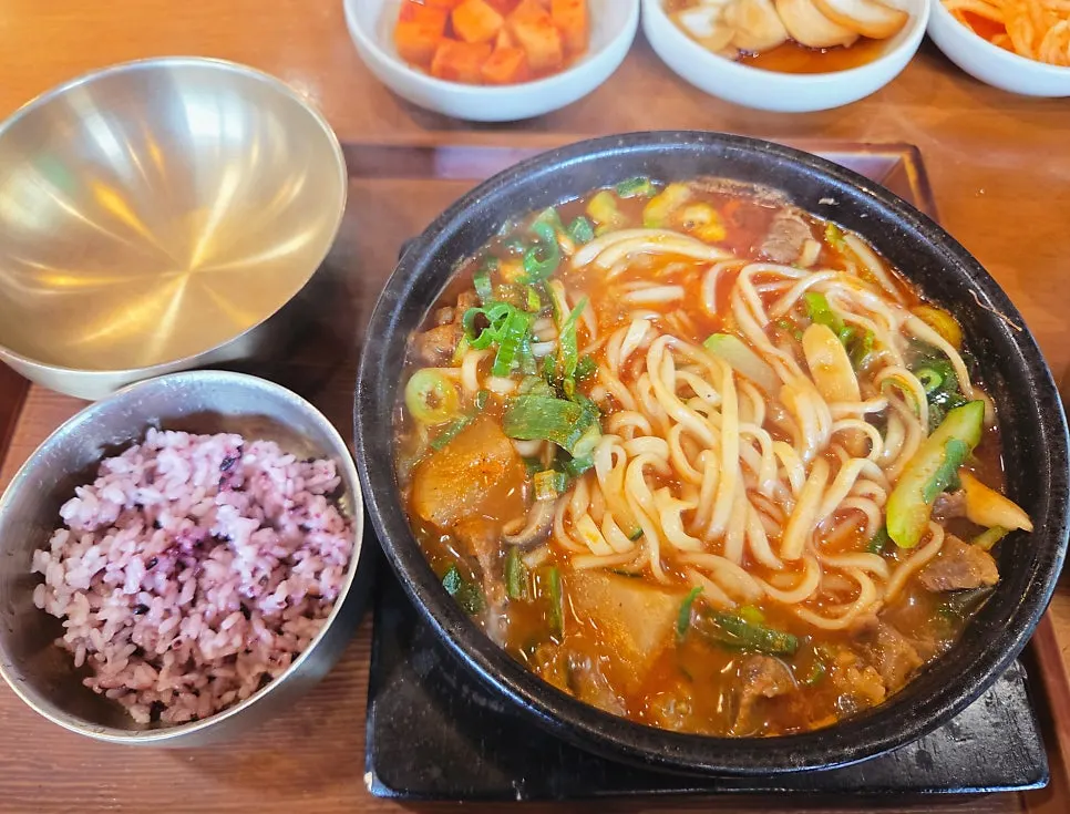 Steaming hot haejangguk