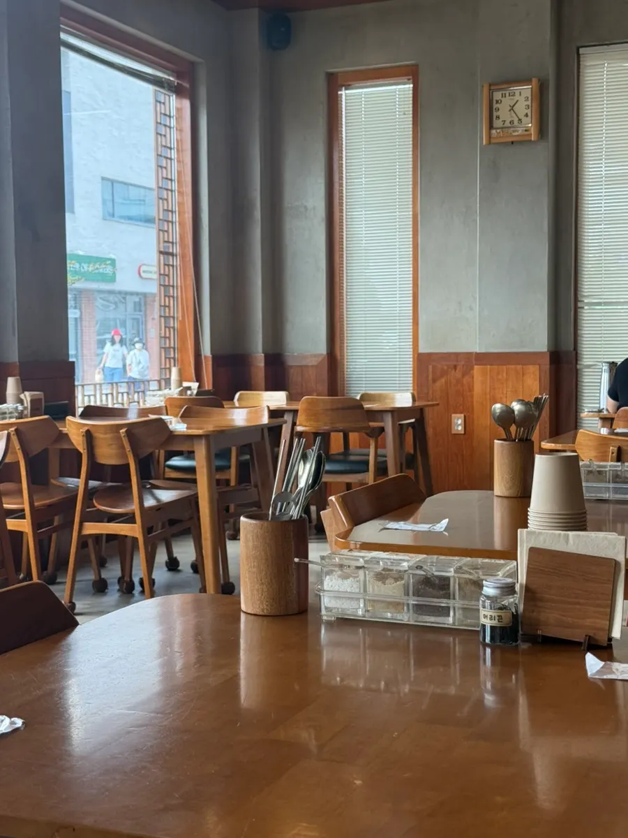 福山解酲店内全景