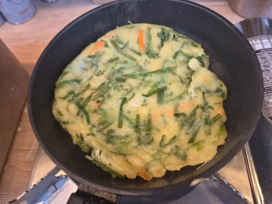 Buchujeon atau kimchijeon yang dimasak besar