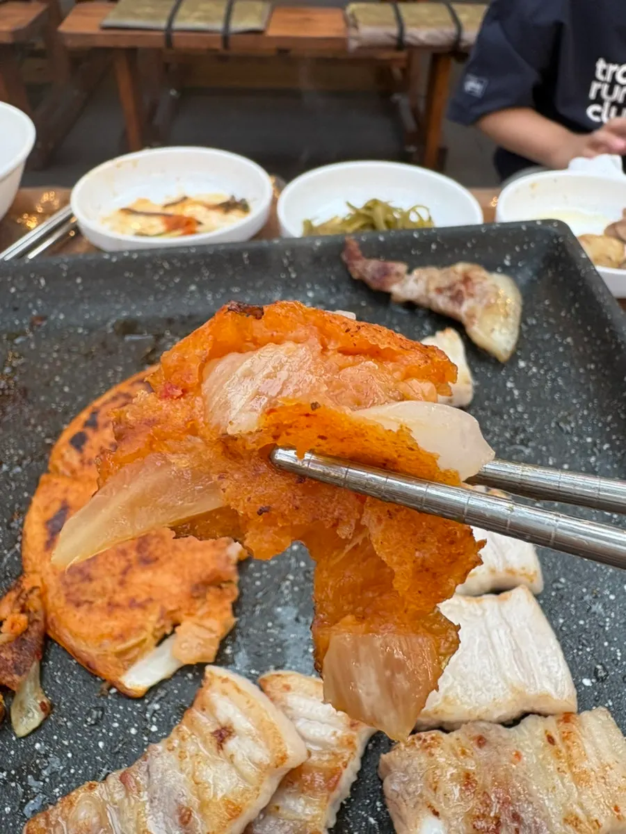 บรรยากาศครอบครัวกินเนื้อย่าง