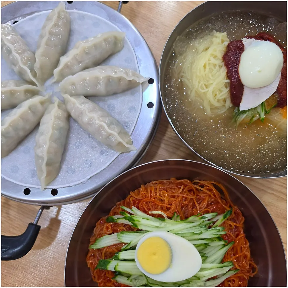 밀면을 기다리며 마신 온육수