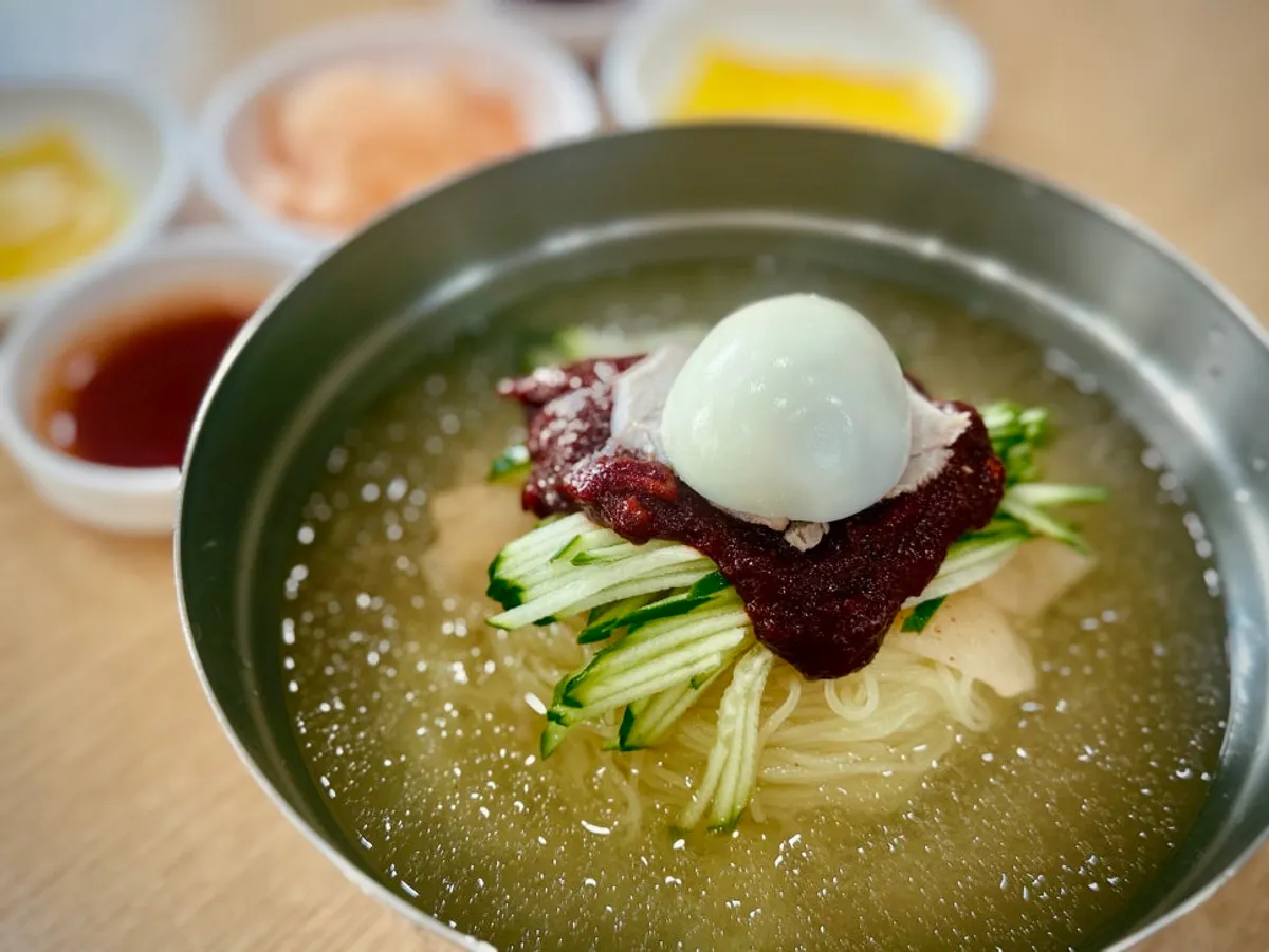 Mul milmyeon and dumplings served quickly after ordering
