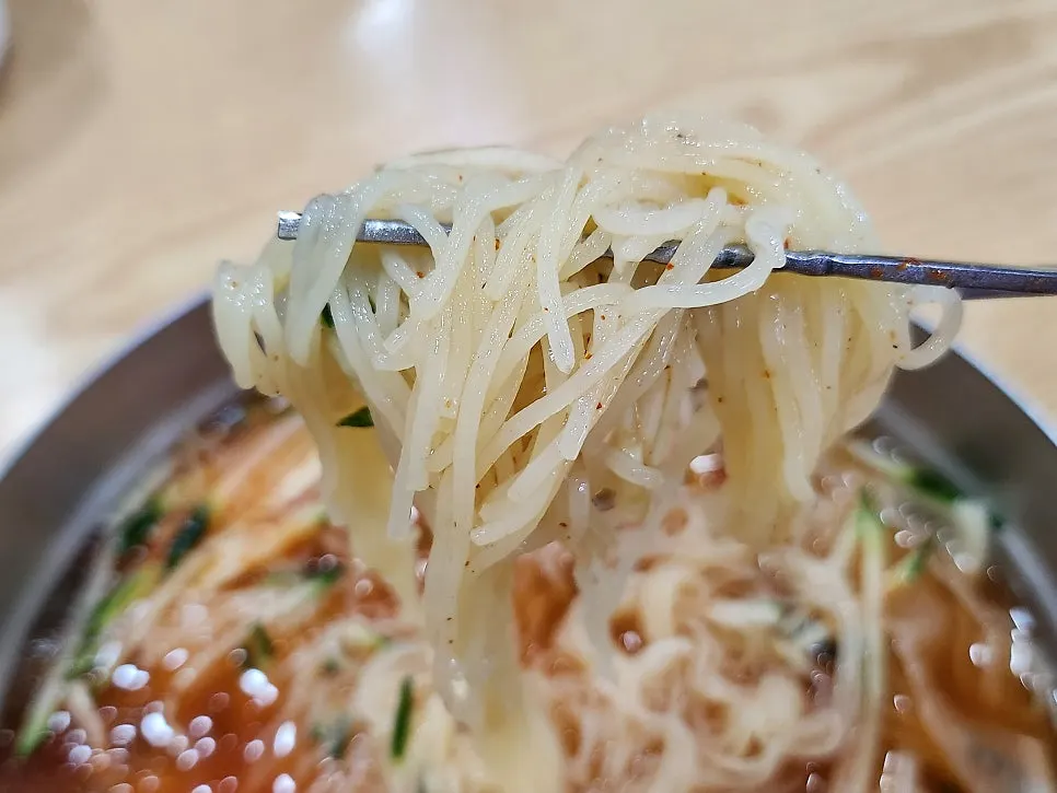 Water milmyeon with chewy noodles