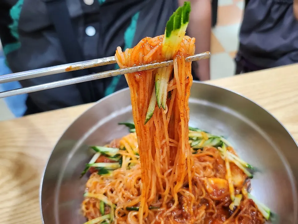 Sweet-and-tangy bibim milmyeon noodles
