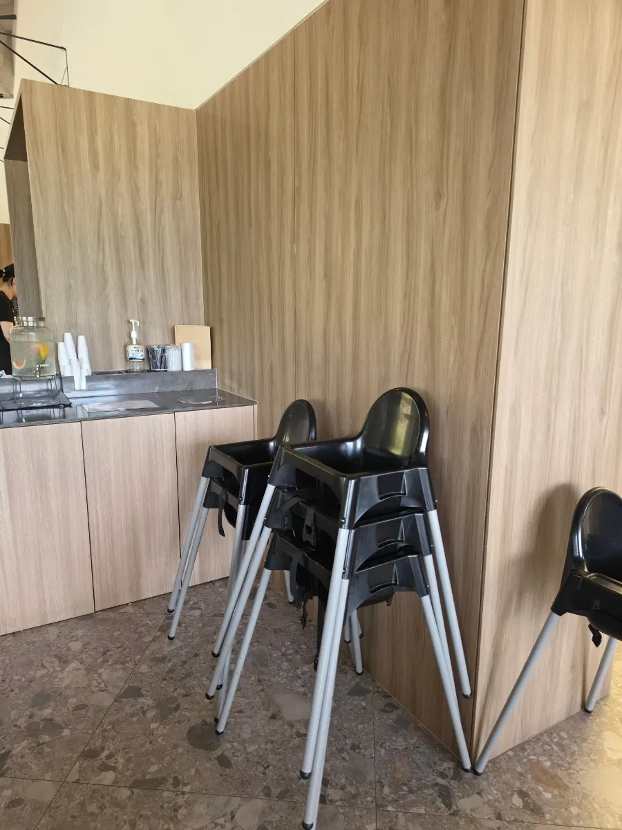 빵을 데울 수 있는 카페 먹 전자레인지